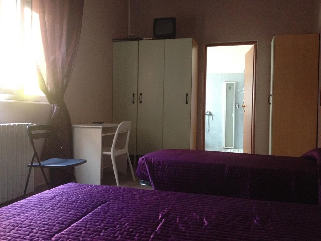 Casa Per Ferie Raggio Di Sole Bed and Breakfast Ceriale Kamer foto